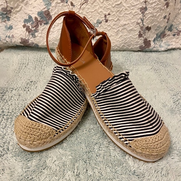 Nautica Shoes - Nautica Striped Terra Beach Sandal NEW